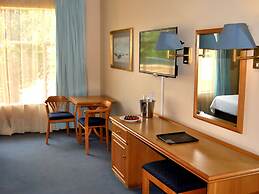 Safari Hotel & Convention Centre