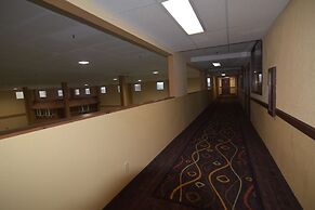 Katahdin Inn & Suites