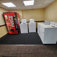 Katahdin Inn & Suites