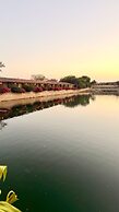 Shikarbadi Hotel