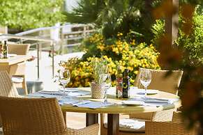 Minoa Palace Resort