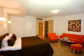 City Gate Hotel
