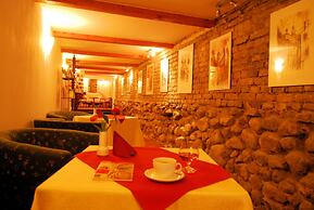 City Gate Hotel