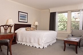 Fairhaven Village Inn