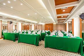 Cholchan Pattaya Beach Resort