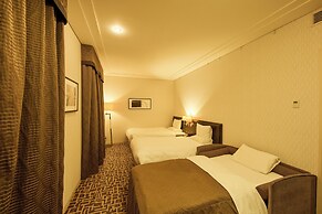 Okura Chiba Hotel