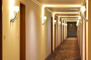 Okura Chiba Hotel