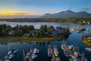 Waters Edge Shoreside Suites