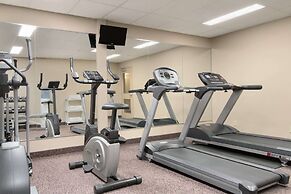 Days Inn & Suites by Wyndham Thunder Bay