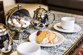 Golden Well Hotel