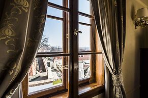 Golden Well Hotel
