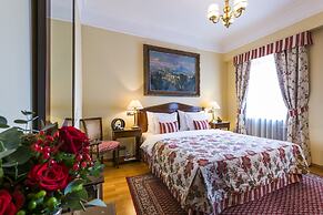 Golden Well Hotel