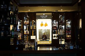 Golden Well Hotel
