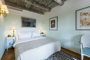 Golden Well Hotel