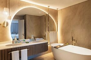 Le Meridien Al Aqah Beach Resort