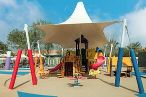 Le Meridien Al Aqah Beach Resort