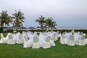 Le Meridien Al Aqah Beach Resort