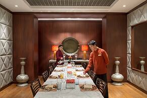 Taj Lands End