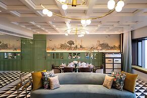 Taj Lands End