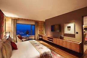 Taj Lands End