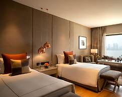 Taj Lands End