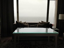 Taj Lands End