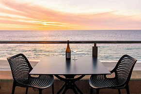 Oaks Glenelg Plaza Pier Suites