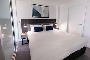 Oaks Glenelg Plaza Pier Suites