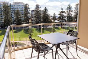Oaks Glenelg Plaza Pier Suites