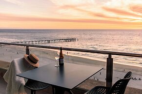 Oaks Glenelg Plaza Pier Suites