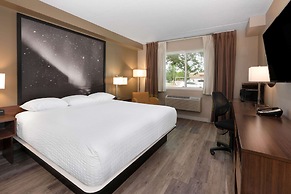 Super 8 by Wyndham Winnipeg West