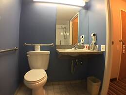 Super 8 by Wyndham Fort Frances
