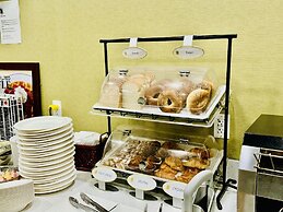 Super 8 by Wyndham Ajax/Toronto On