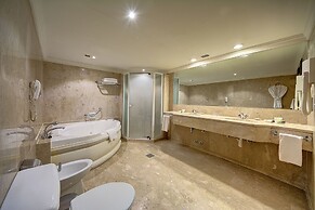 Ascot Hotel