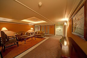 Ascot Hotel