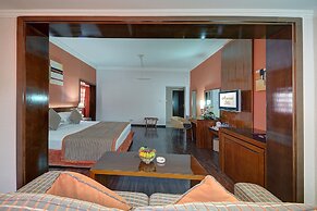 Ascot Hotel