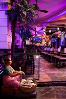 Ascot Hotel