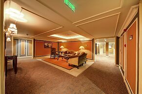 Ascot Hotel