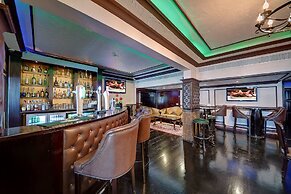 Ascot Hotel