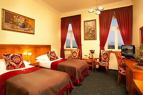 Green Garden Hotel