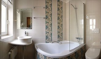 Green Garden Hotel