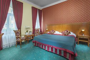 Green Garden Hotel