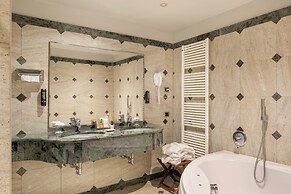 Living Hotel