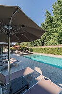 Living Hotel
