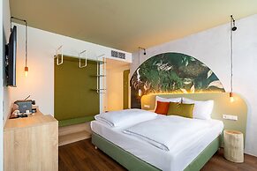 The Weekend Hotel