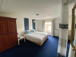 Hotel Bridges House