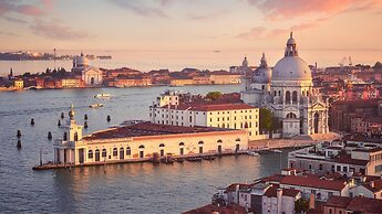 San Clemente Palace, Venice