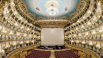 San Clemente Palace, Venice