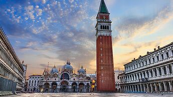 San Clemente Palace, Venice