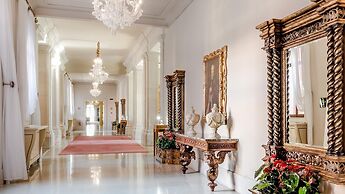 San Clemente Palace, Venice